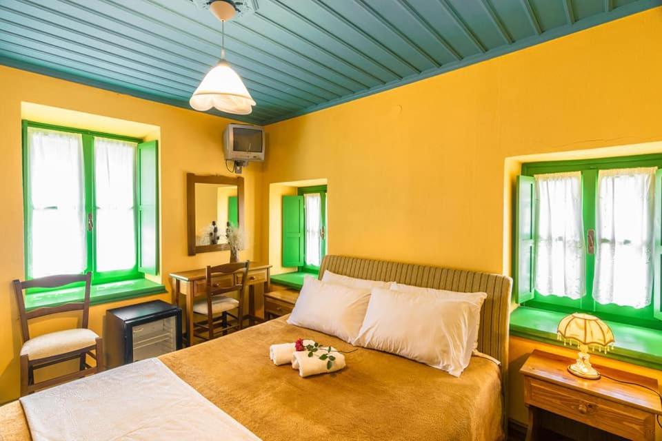 Morfeas Guesthouse ปาปิงโก ภายนอก รูปภาพ