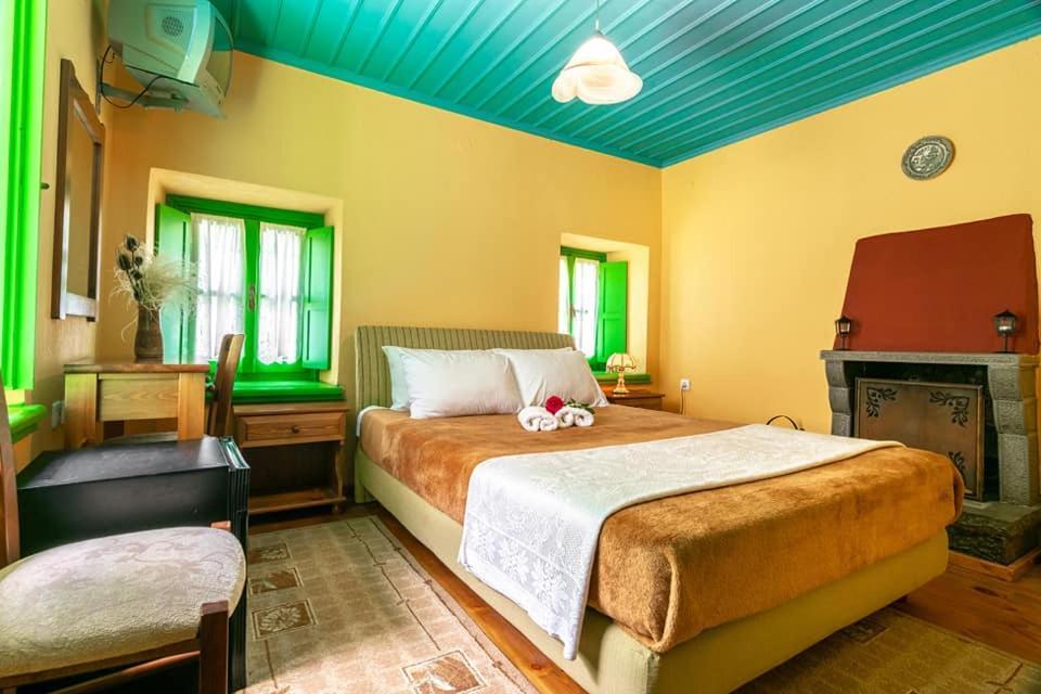 Morfeas Guesthouse ปาปิงโก ภายนอก รูปภาพ