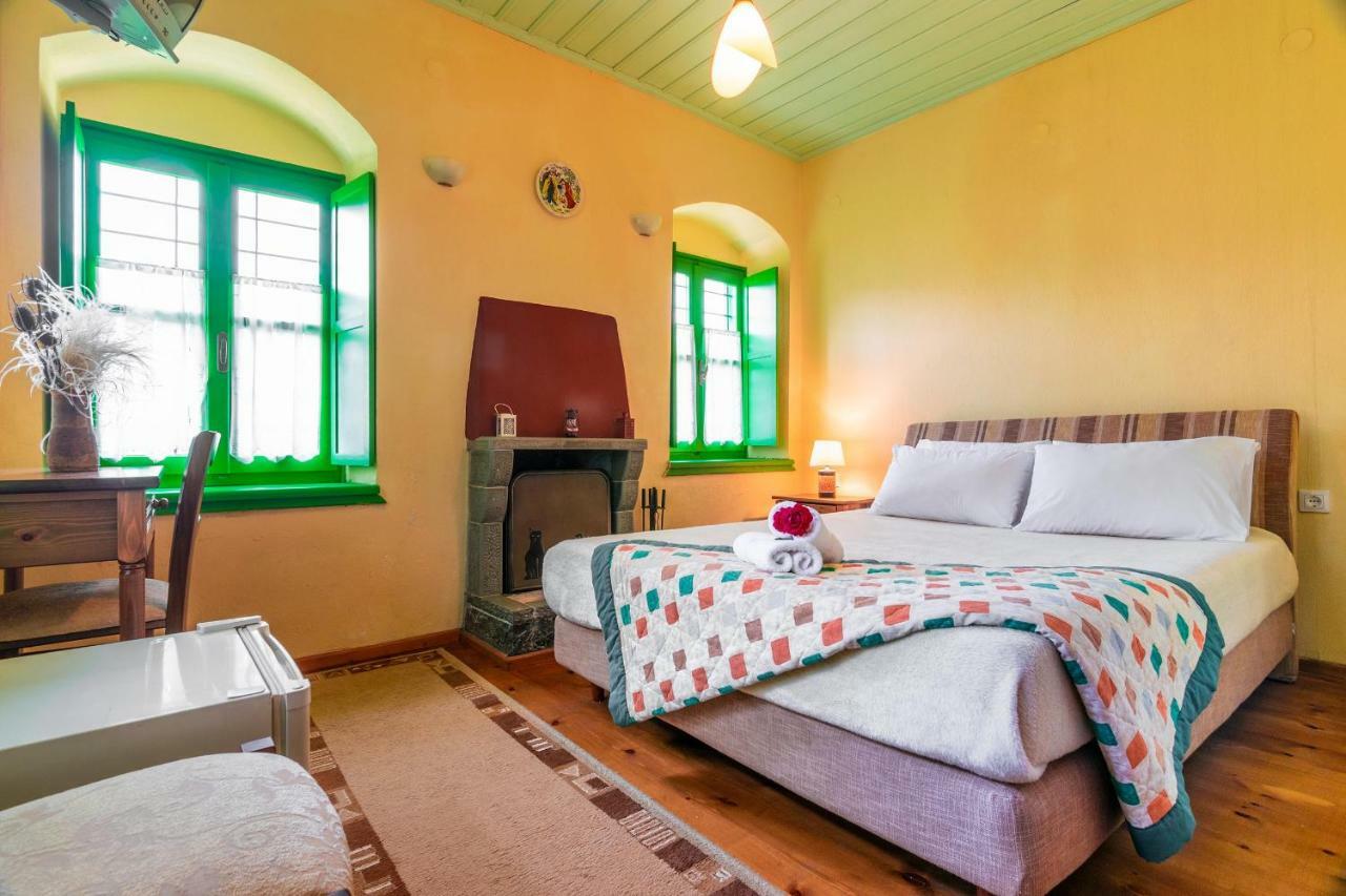 Morfeas Guesthouse ปาปิงโก ภายนอก รูปภาพ