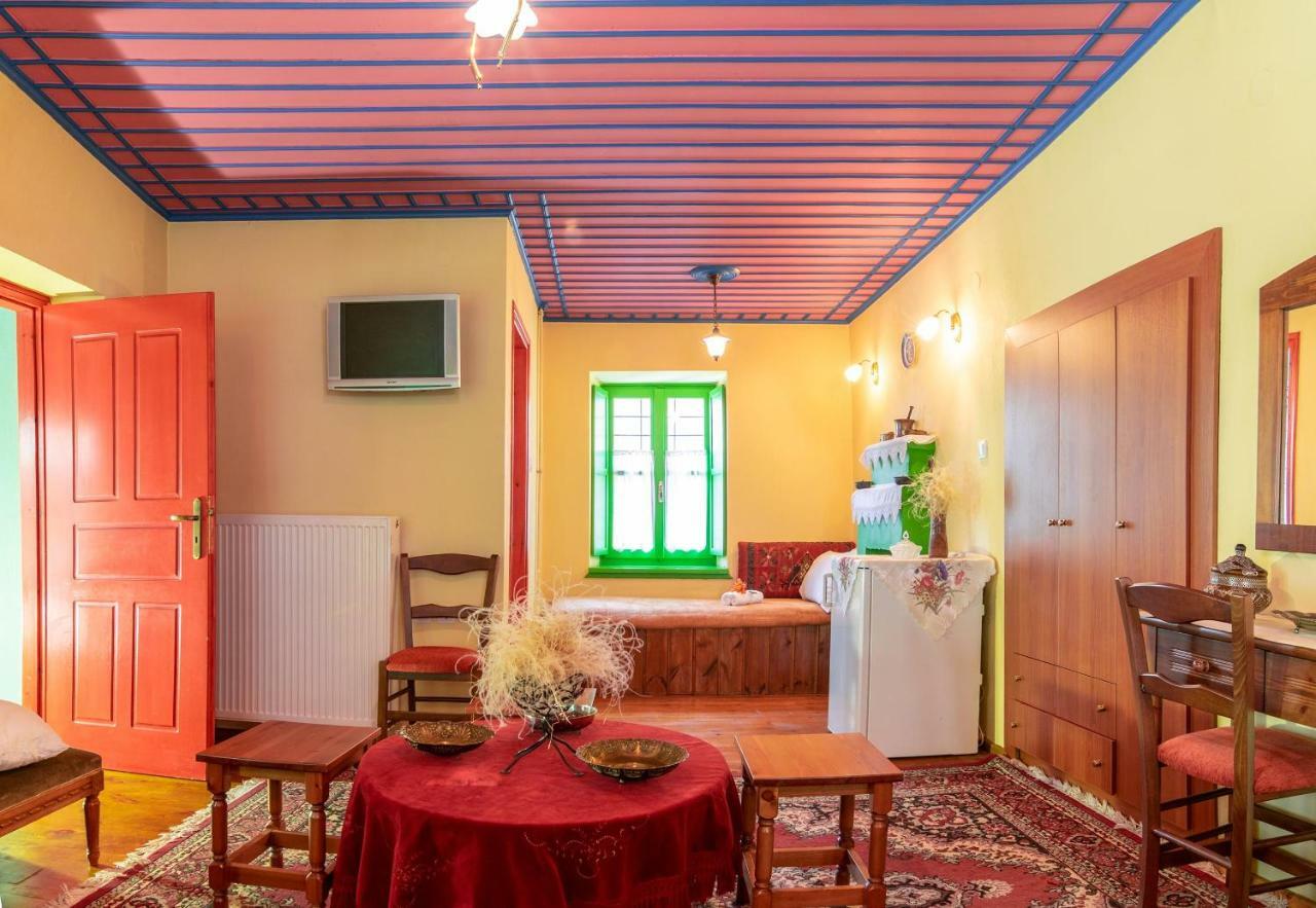 Morfeas Guesthouse ปาปิงโก ภายนอก รูปภาพ