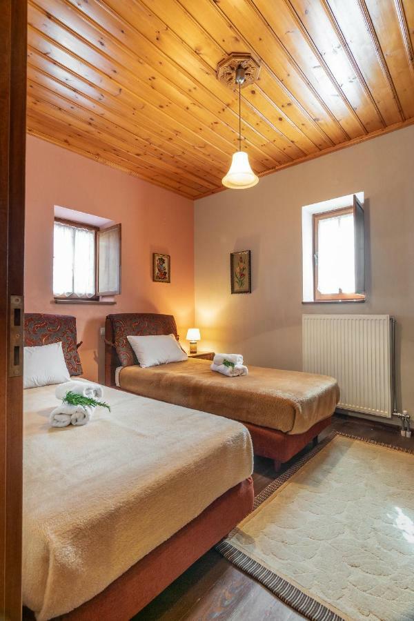 Morfeas Guesthouse ปาปิงโก ภายนอก รูปภาพ