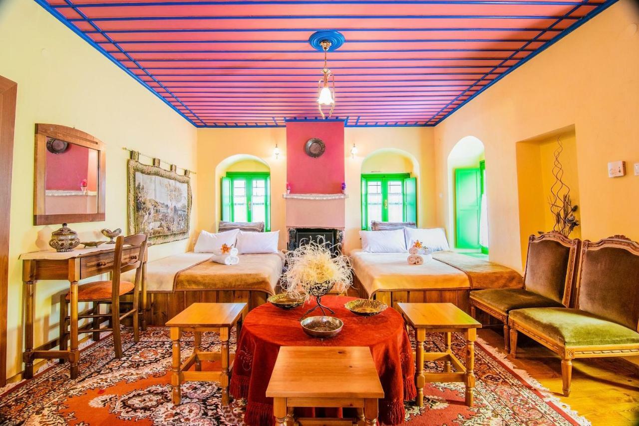 Morfeas Guesthouse ปาปิงโก ภายนอก รูปภาพ