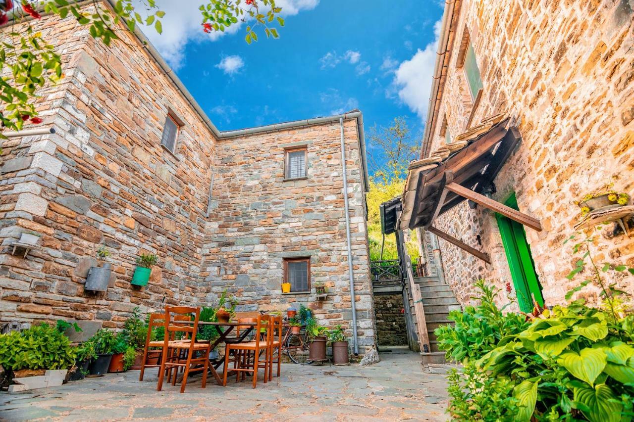 Morfeas Guesthouse ปาปิงโก ภายนอก รูปภาพ