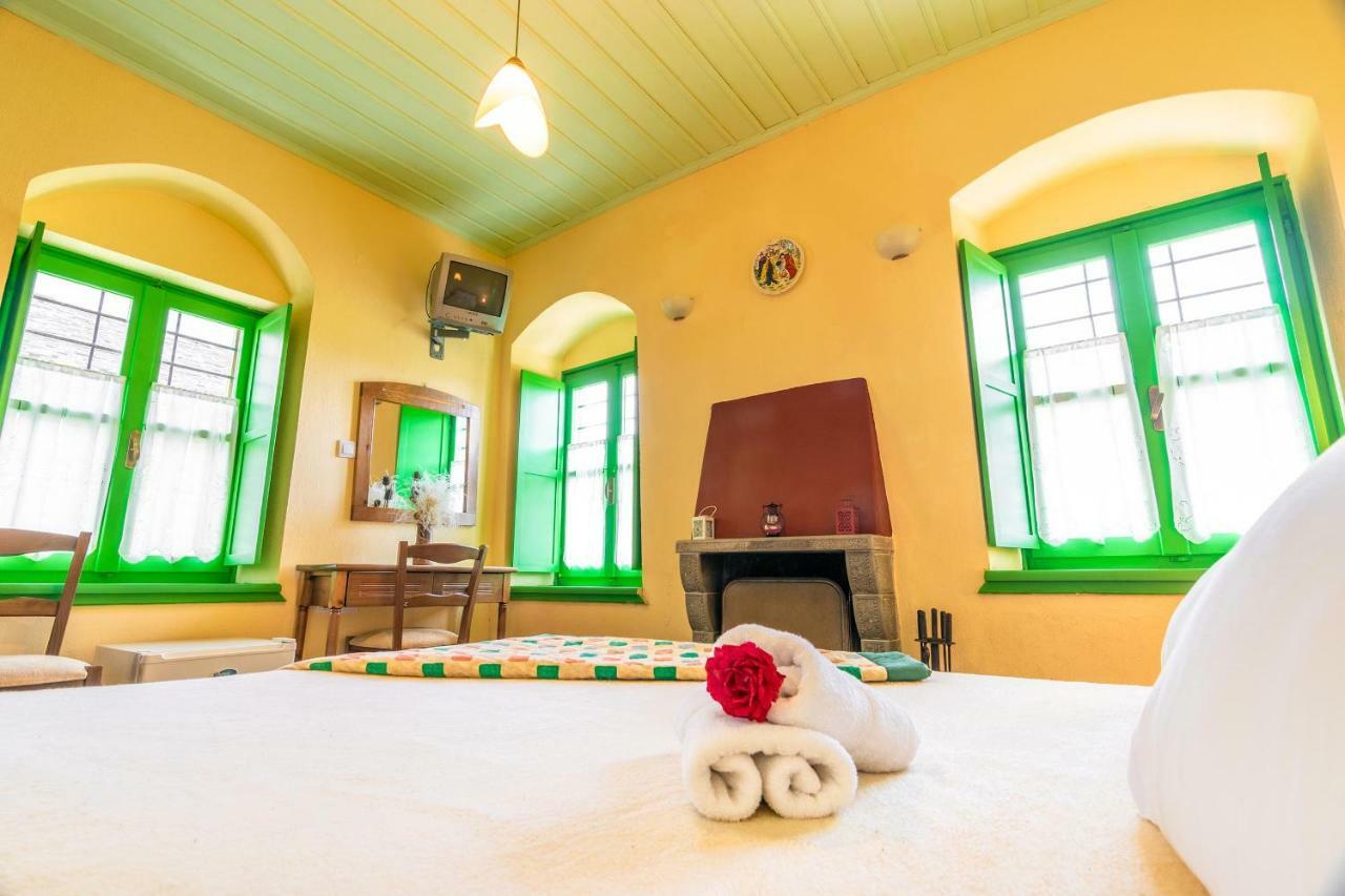 Morfeas Guesthouse ปาปิงโก ภายนอก รูปภาพ