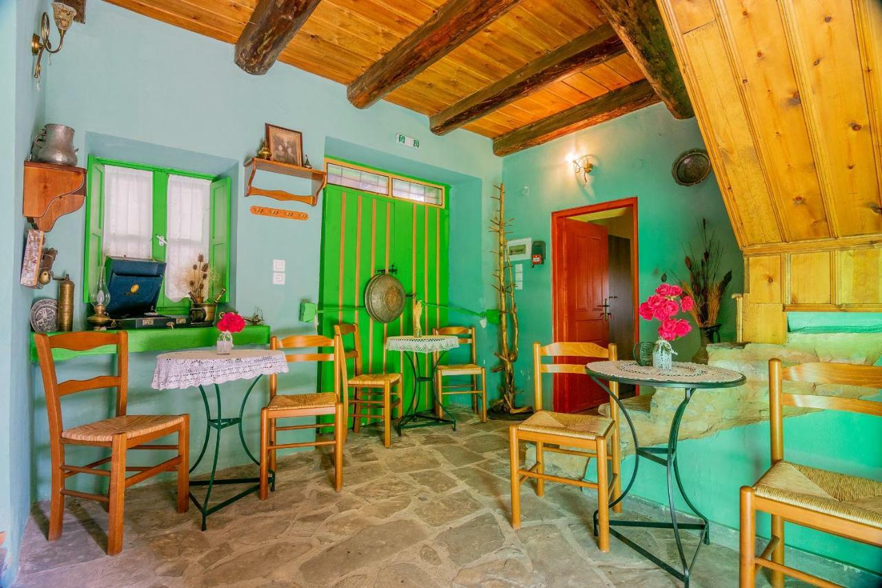 Morfeas Guesthouse ปาปิงโก ภายนอก รูปภาพ