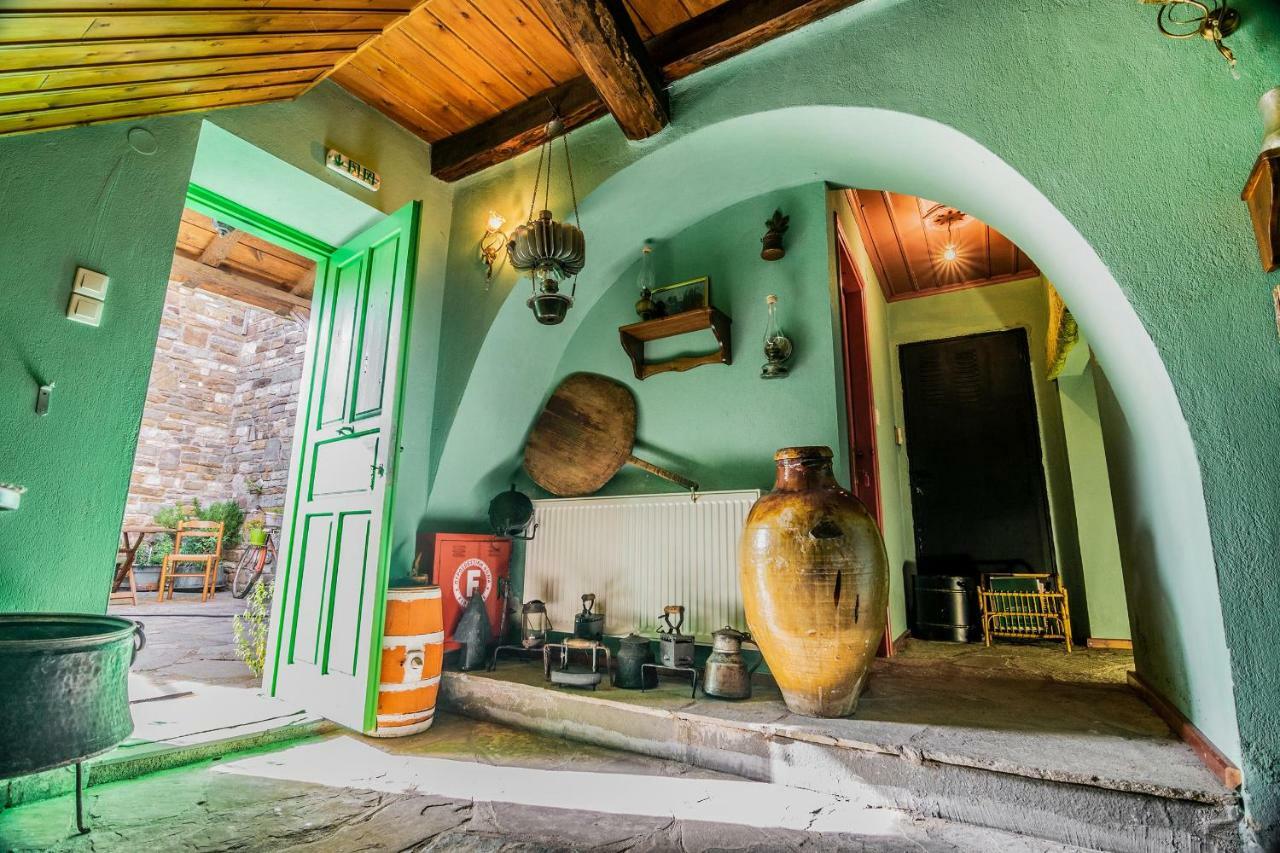 Morfeas Guesthouse ปาปิงโก ภายนอก รูปภาพ