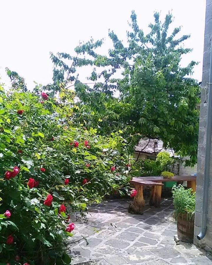 Morfeas Guesthouse ปาปิงโก ภายนอก รูปภาพ