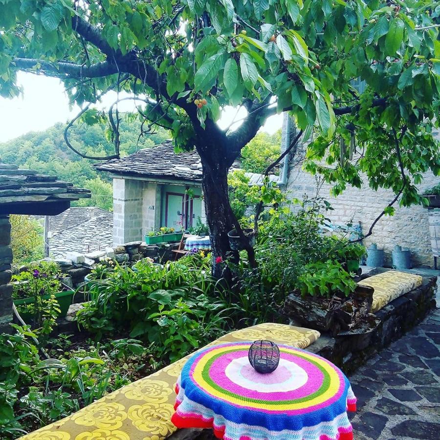 Morfeas Guesthouse ปาปิงโก ภายนอก รูปภาพ