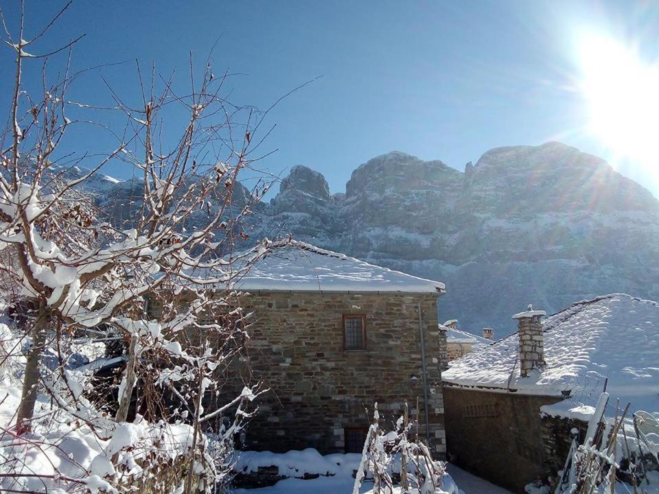 Morfeas Guesthouse ปาปิงโก ภายนอก รูปภาพ